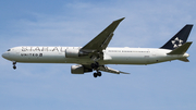United Airlines Boeing 767-424(ER) (N76055) at  London - Heathrow, United Kingdom