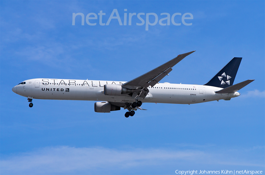 United Airlines Boeing 767-424(ER) (N76055) | Photo 239793