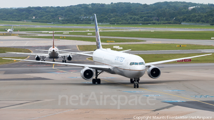 United Airlines Boeing 767-424(ER) (N76062) | Photo 115111