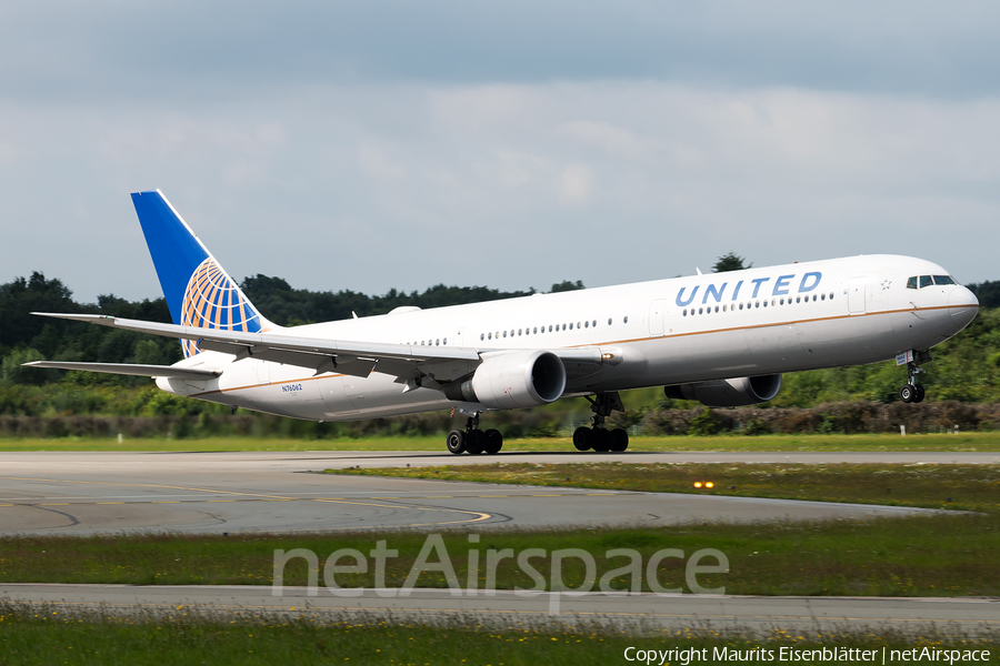 United Airlines Boeing 767-424(ER) (N76062) | Photo 115114