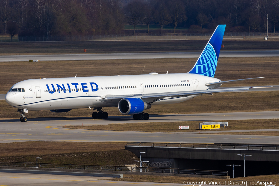 United Airlines Boeing 767-424(ER) (N76062) | Photo 648314
