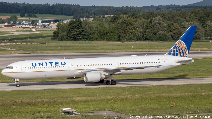 United Airlines Boeing 767-424(ER) (N76062) | Photo 422870