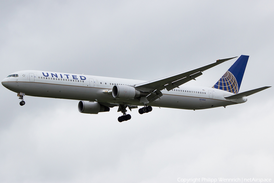 United Airlines Boeing 767-424(ER) (N76064) | Photo 117839