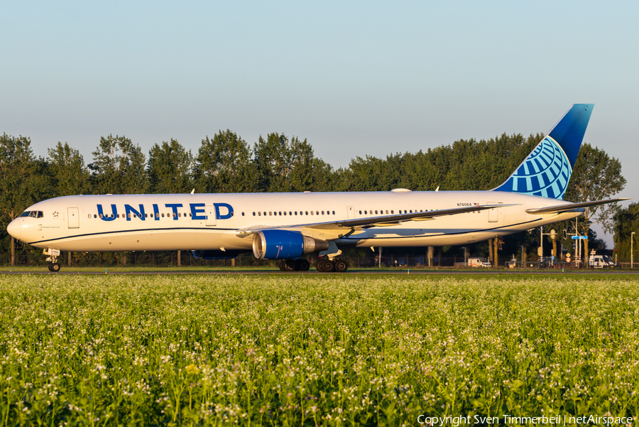 United Airlines Boeing 767-424(ER) (N76064) | Photo 588529