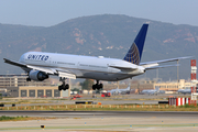 United Airlines Boeing 767-424(ER) (N76064) at  Barcelona - El Prat, Spain