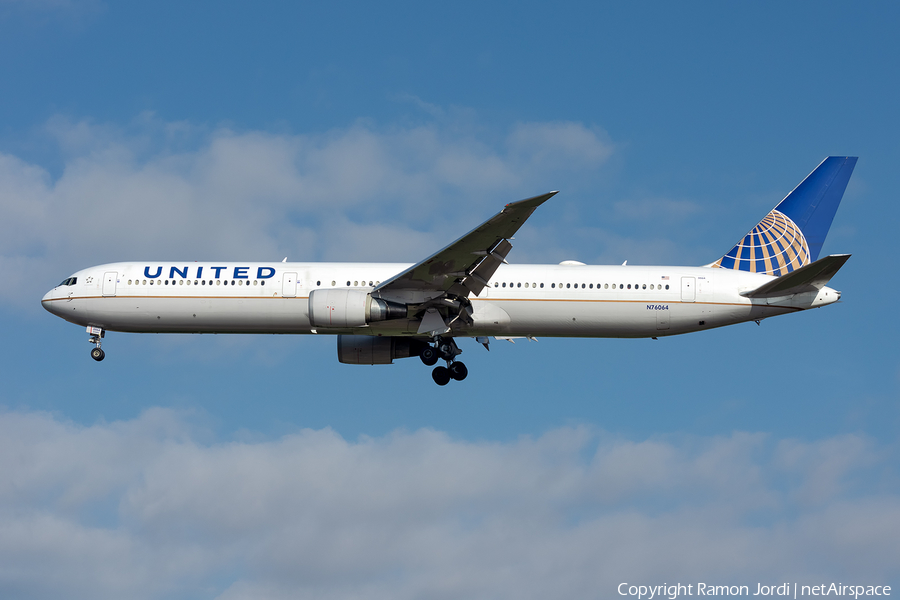 United Airlines Boeing 767-424(ER) (N76064) | Photo 421235