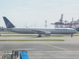 United Airlines Boeing 767-424(ER) (N76064) at  Newark - Liberty International, United States