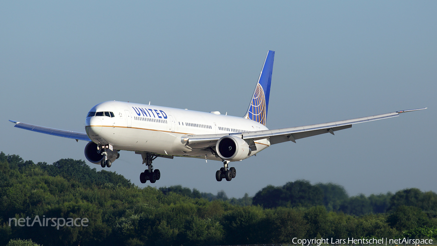 United Airlines Boeing 767-424(ER) (N76064) | Photo 115807