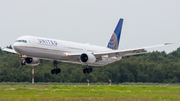 United Airlines Boeing 767-424(ER) (N76064) at  Hamburg - Fuhlsbuettel (Helmut Schmidt), Germany