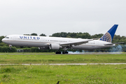 United Airlines Boeing 767-424(ER) (N76064) at  Hamburg - Fuhlsbuettel (Helmut Schmidt), Germany