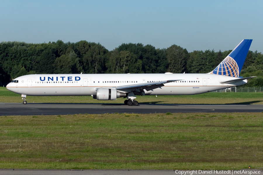 United Airlines Boeing 767-424(ER) (N76064) | Photo 490699
