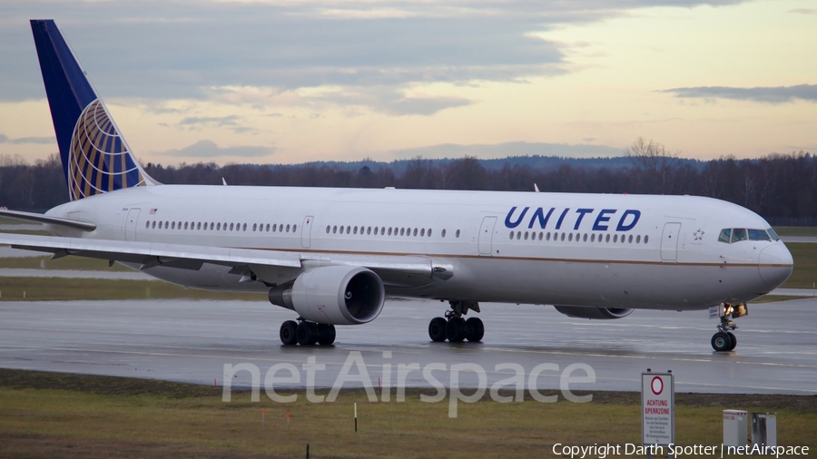 United Airlines Boeing 767-424(ER) (N76064) | Photo 214059