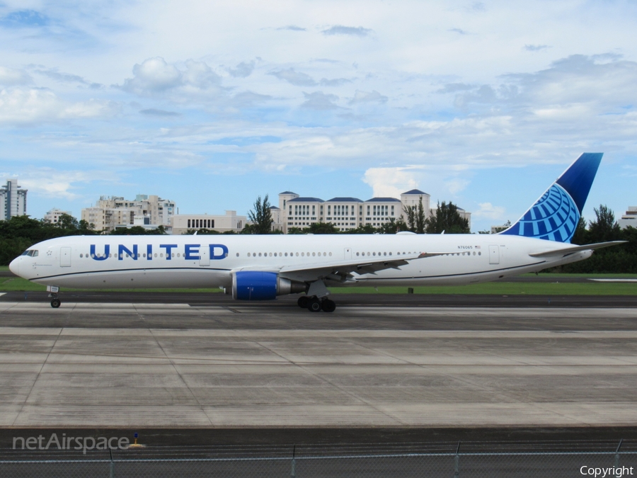 United Airlines Boeing 767-424(ER) (N76065) | Photo 528861