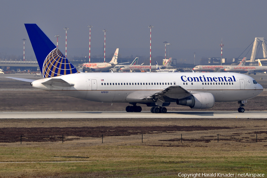 Continental Airlines Boeing 767-224(ER) (N76151) | Photo 308937