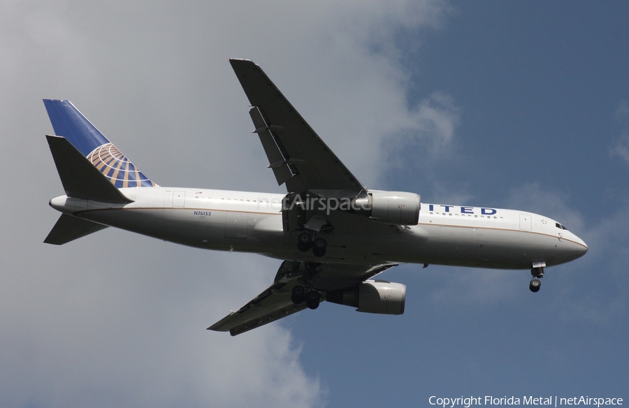United Airlines Boeing 767-224(ER) (N76153) | Photo 304503