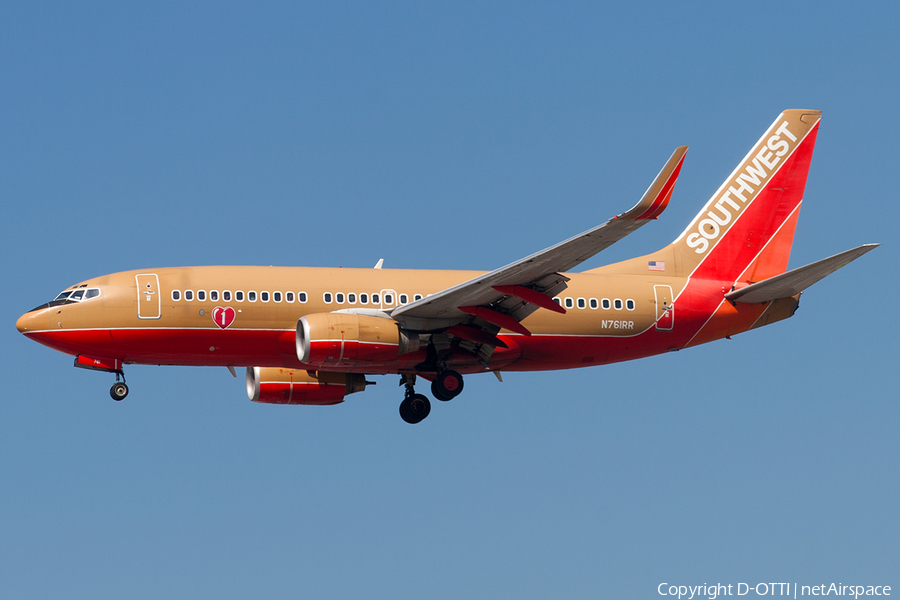 Southwest Airlines Boeing 737-7H4 (N761RR) | Photo 184125