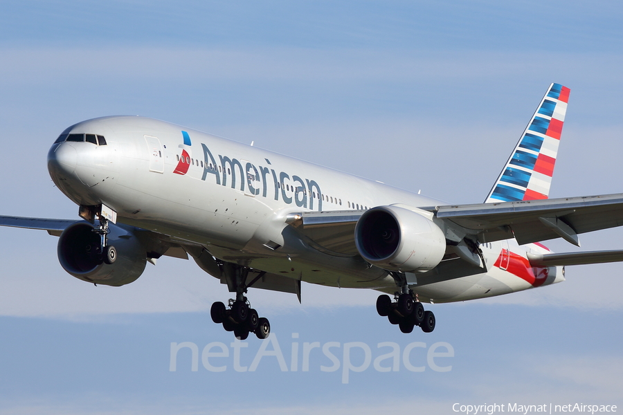 American Airlines Boeing 777-223(ER) (N762AN) | Photo 134263