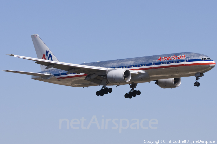 American Airlines Boeing 777-223(ER) (N762AN) | Photo 41162