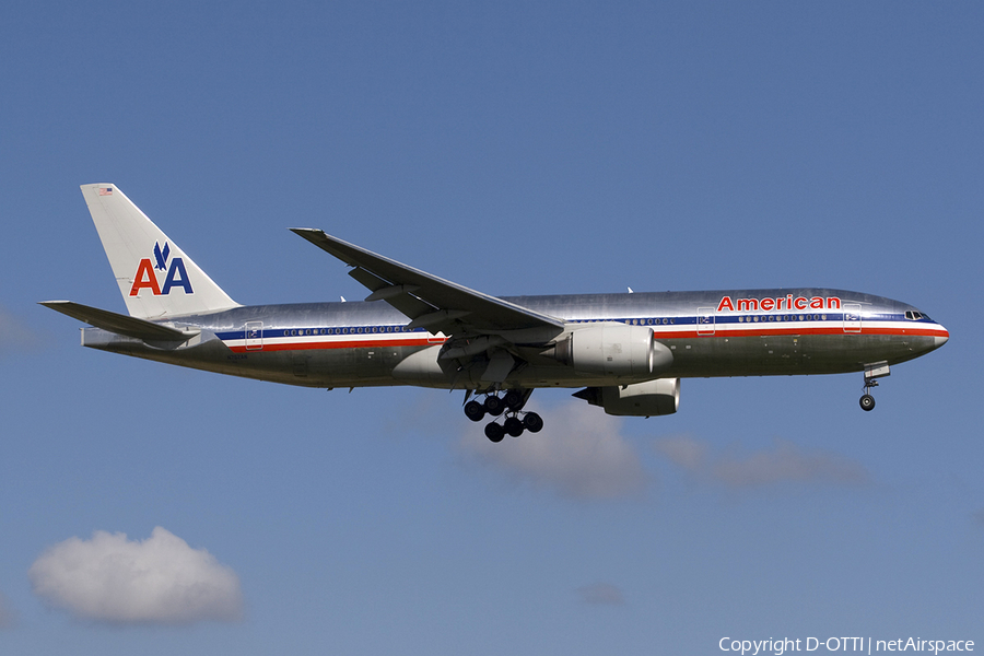 American Airlines Boeing 777-223(ER) (N762AN) | Photo 277769