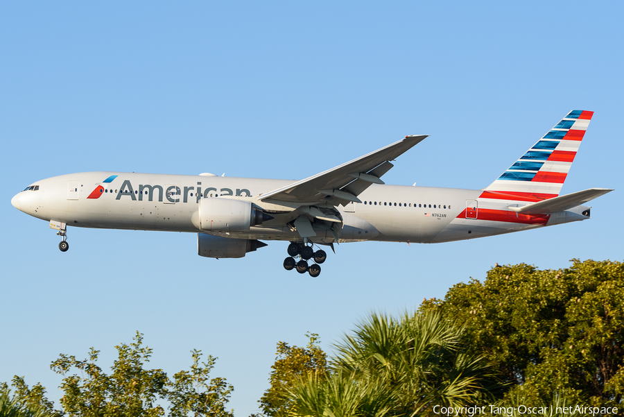 American Airlines Boeing 777-223(ER) (N762AN) | Photo 491218