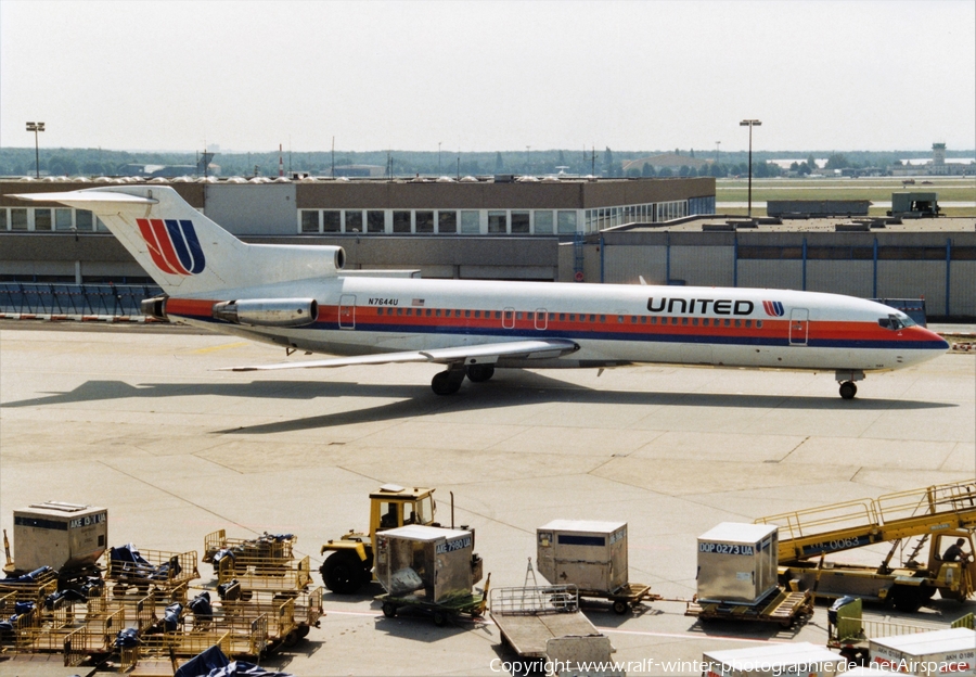 United Airlines Boeing 727-222 (N7644U) | Photo 495079