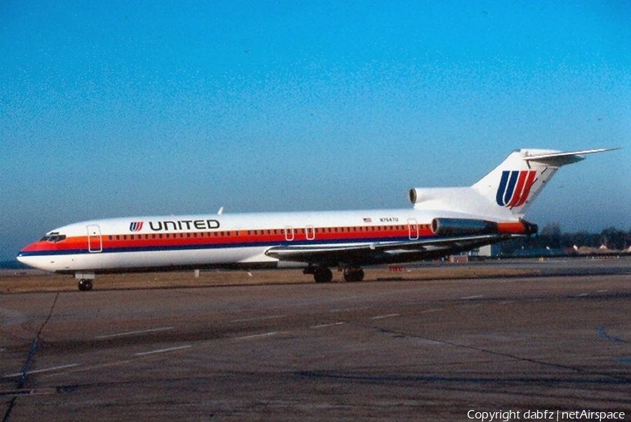 United Airlines Boeing 727-222 (N7647U) | Photo 210739