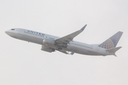 United Airlines Boeing 737-824 (N76517) at  Los Angeles - International, United States