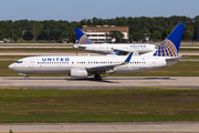 United Airlines Boeing 737-824 (N76522) at  Houston - George Bush Intercontinental, United States