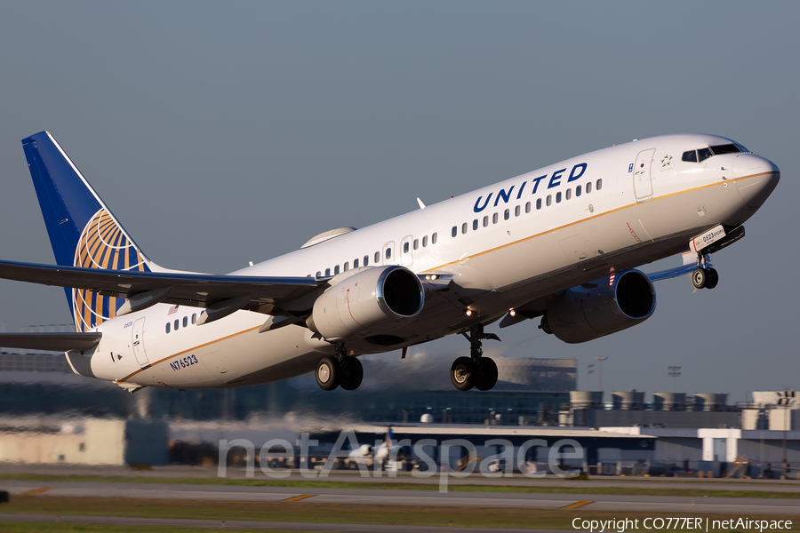 United Airlines Boeing 737-824 (N76523) | Photo 244639