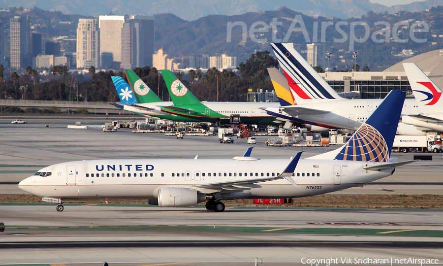 United Airlines Boeing 737-824 (N76523) | Photo 96836
