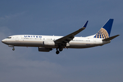 United Airlines Boeing 737-824 (N76529) at  Los Angeles - International, United States