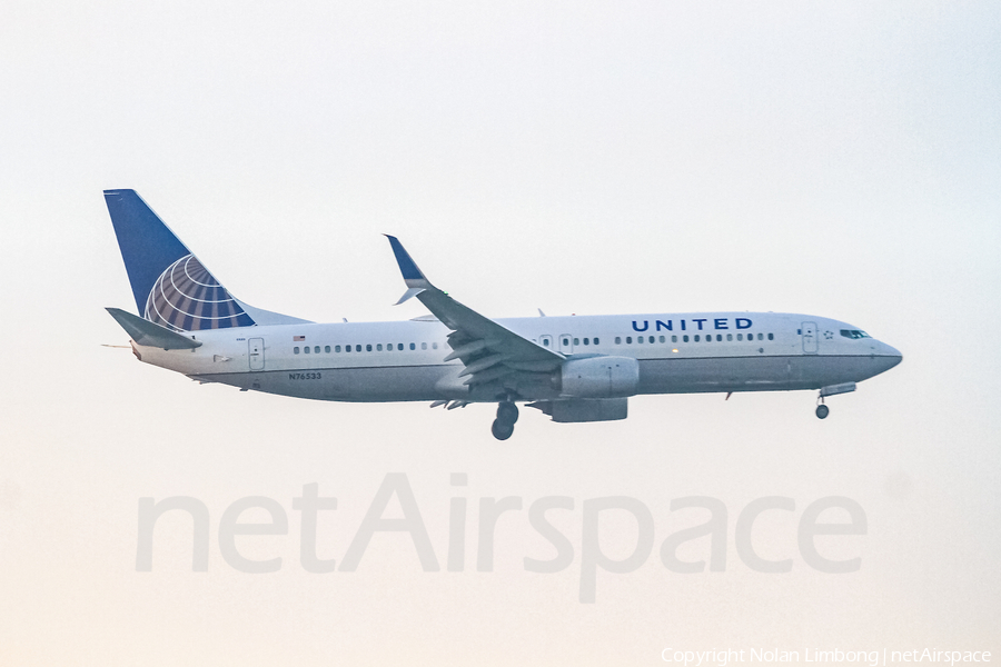 United Airlines Boeing 737-824 (N76533) | Photo 439557