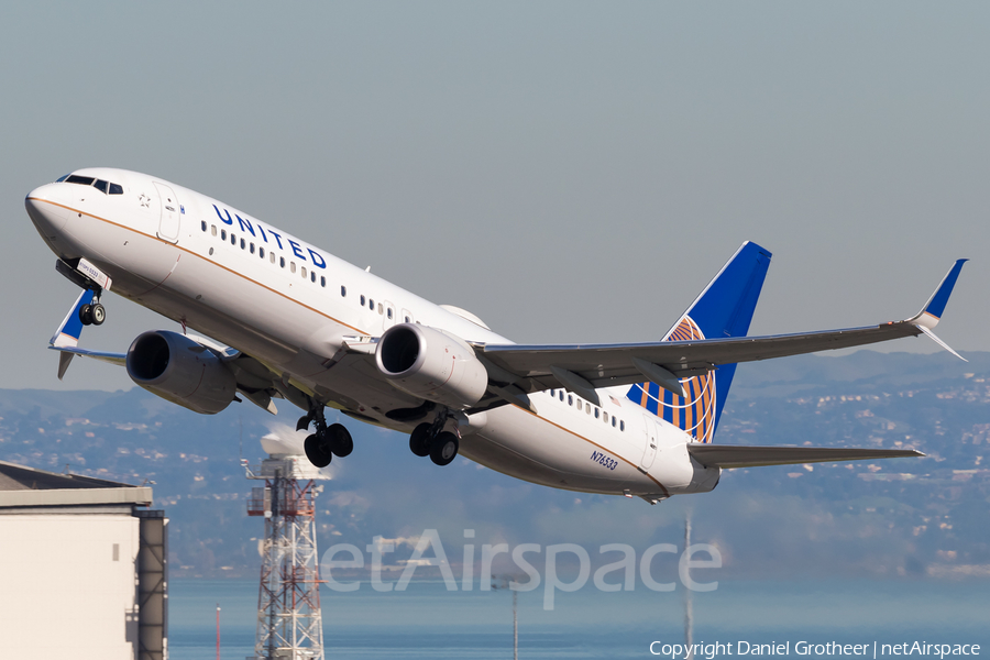 United Airlines Boeing 737-824 (N76533) | Photo 255360