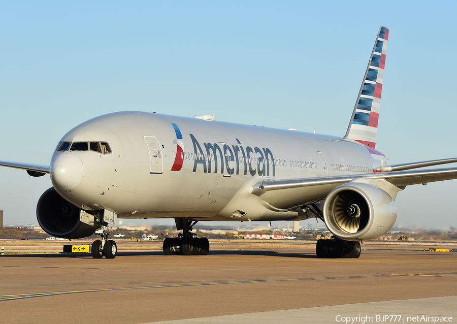 American Airlines Boeing 777-223(ER) (N766AN) | Photo 282684