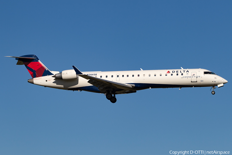 Delta Connection (SkyWest Airlines) Bombardier CRJ-701ER (N766SK) | Photo 181805
