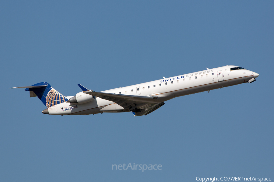 United Express (SkyWest Airlines) Bombardier CRJ-701ER (N766SK) | Photo 117092