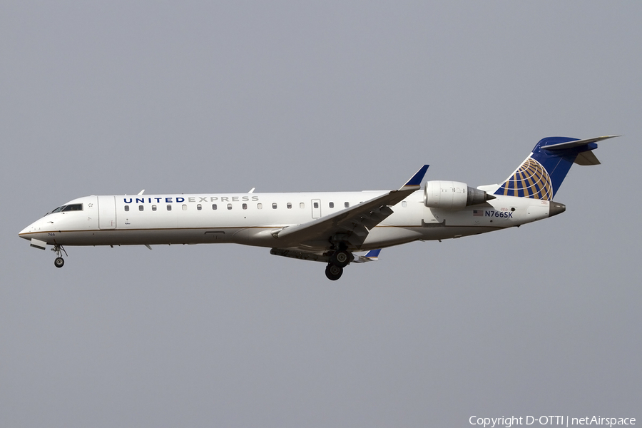 United Express (SkyWest Airlines) Bombardier CRJ-701ER (N766SK) | Photo 428668