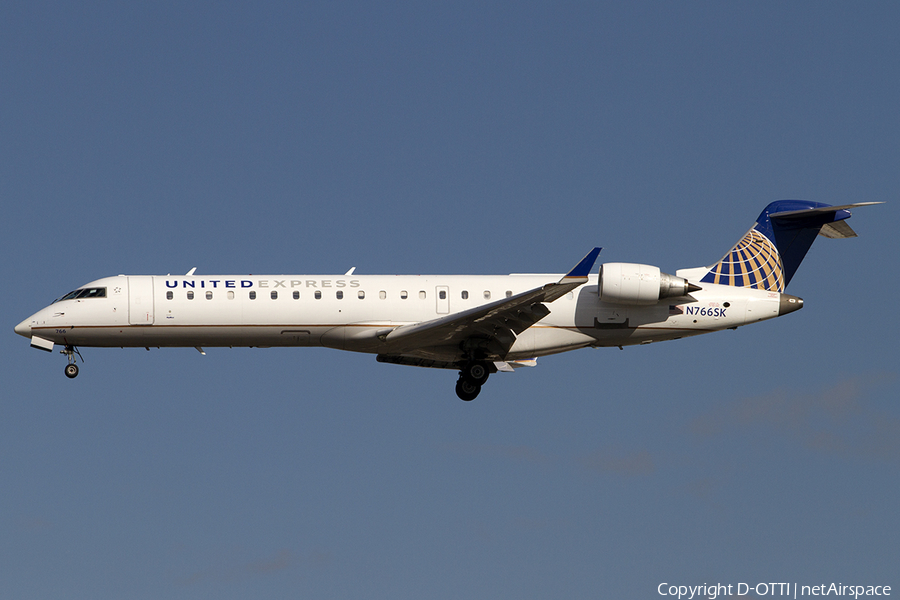 United Express (SkyWest Airlines) Bombardier CRJ-701ER (N766SK) | Photo 469561