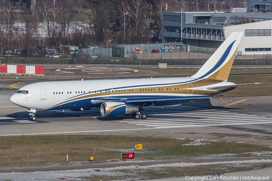 Mid East Jet Boeing 767-24Q(ER) (N767KS) | Photo 96713