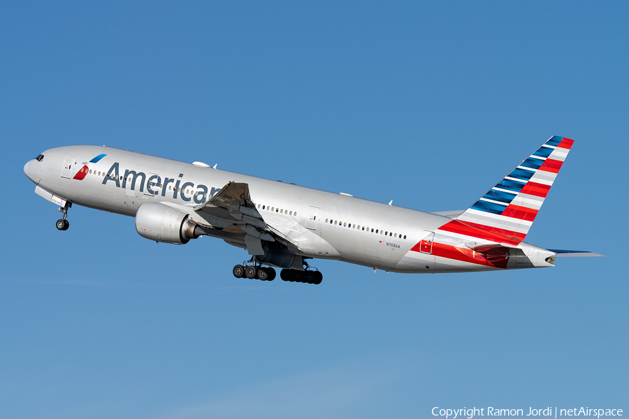 American Airlines Boeing 777-223(ER) (N768AA) | Photo 387342