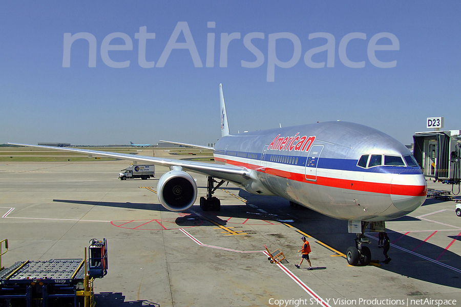 American Airlines Boeing 777-223(ER) (N768AA) | Photo 8304