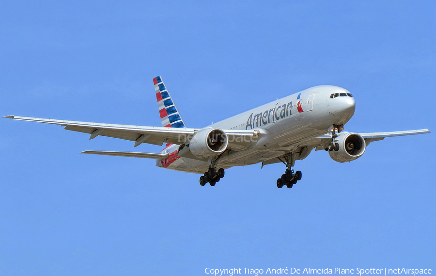 American Airlines Boeing 777-223(ER) (N768AA) | Photo 392982