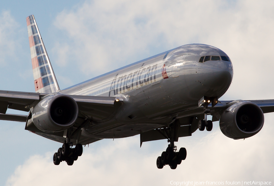 American Airlines Boeing 777-223(ER) (N768AA) | Photo 65841