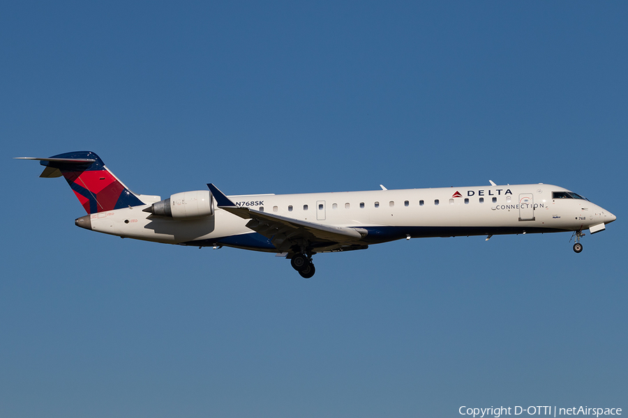 Delta Connection (SkyWest Airlines) Bombardier CRJ-701ER (N768SK) | Photo 181809