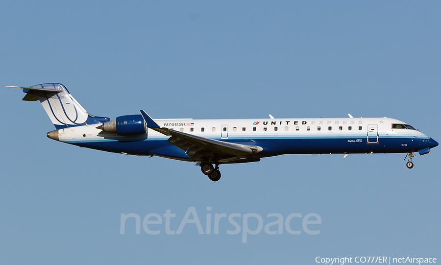 United Express (SkyWest Airlines) Bombardier CRJ-701ER (N768SK) | Photo 3902