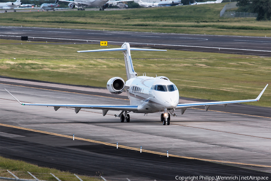 NetJets Bombardier BD-100-1A10 Challenger 350 (N769QS) | Photo 137931