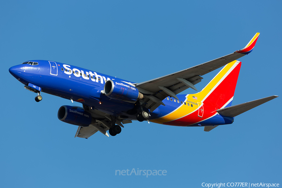Southwest Airlines Boeing 737-7H4 (N769SW) | Photo 263874