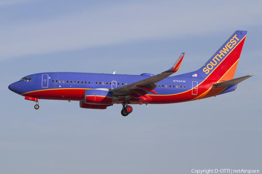 Southwest Airlines Boeing 737-7H4 (N769SW) | Photo 425373