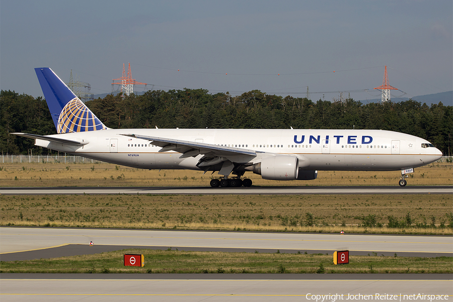 United Airlines Boeing 777-222 (N769UA) | Photo 32489