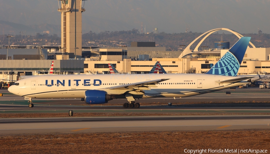 United Airlines Boeing 777-222 (N769UA) | Photo 670506
